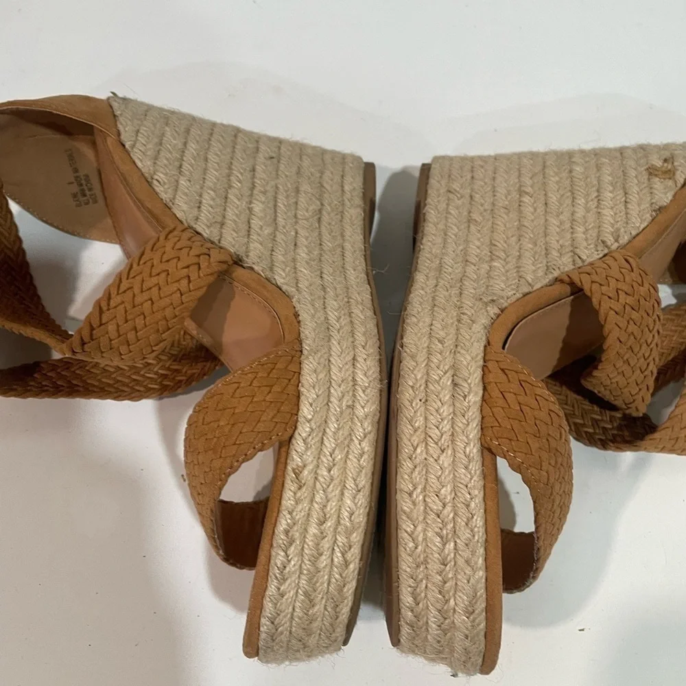 CHARLOTTE RUSSE tan braided open toe platform wedge size 8